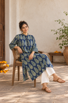 Nīlapallavī Kurta